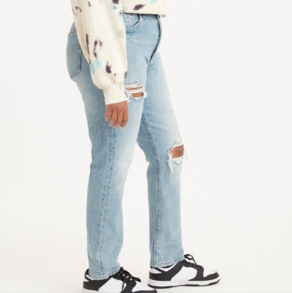 Premium Levi's Skinny Distressed Jeans EUC - Picture 3 of 11